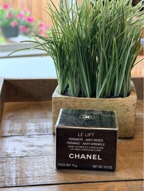 CHANEL Le Lift Firming Anti-Wrinkle Lip and Contour Care 15g/.5oz Discontinued